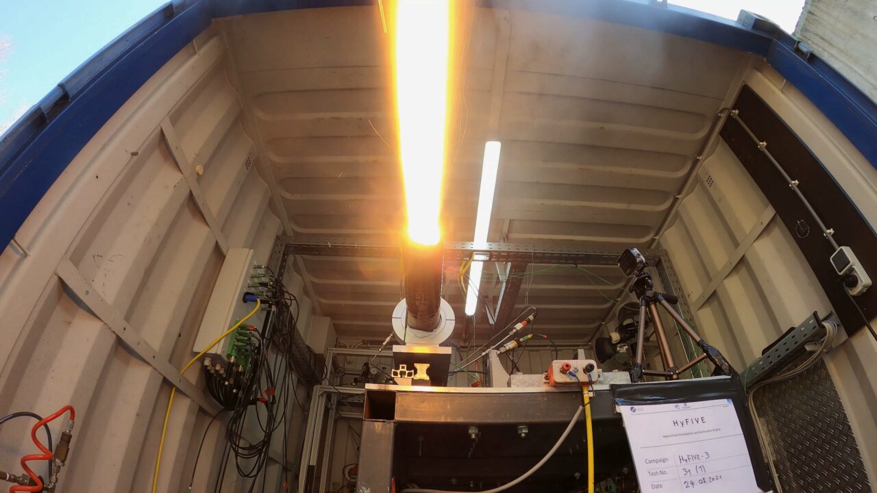 HyFIVE-3 with CFRP-Casing successfully tested – HyEnD – Hybrid Engine ...